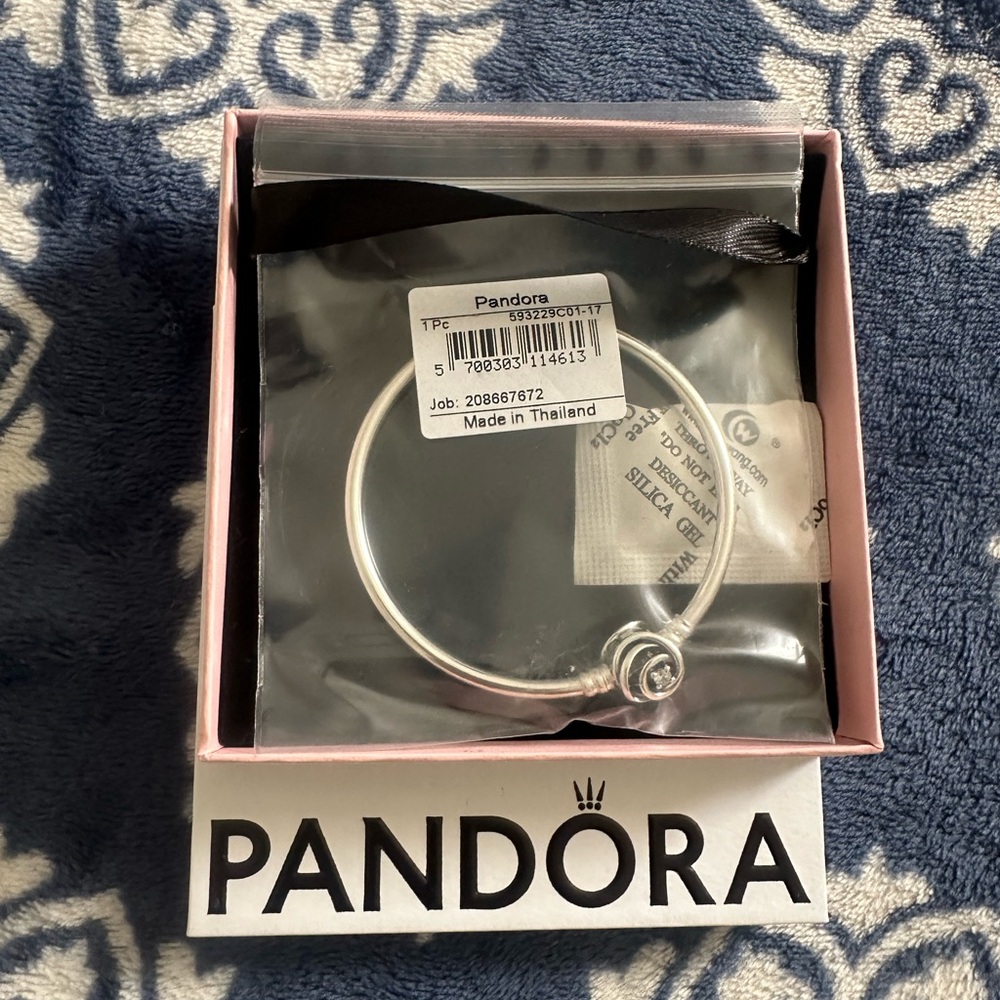 NIB PANDORA BANGLE/BRACELET